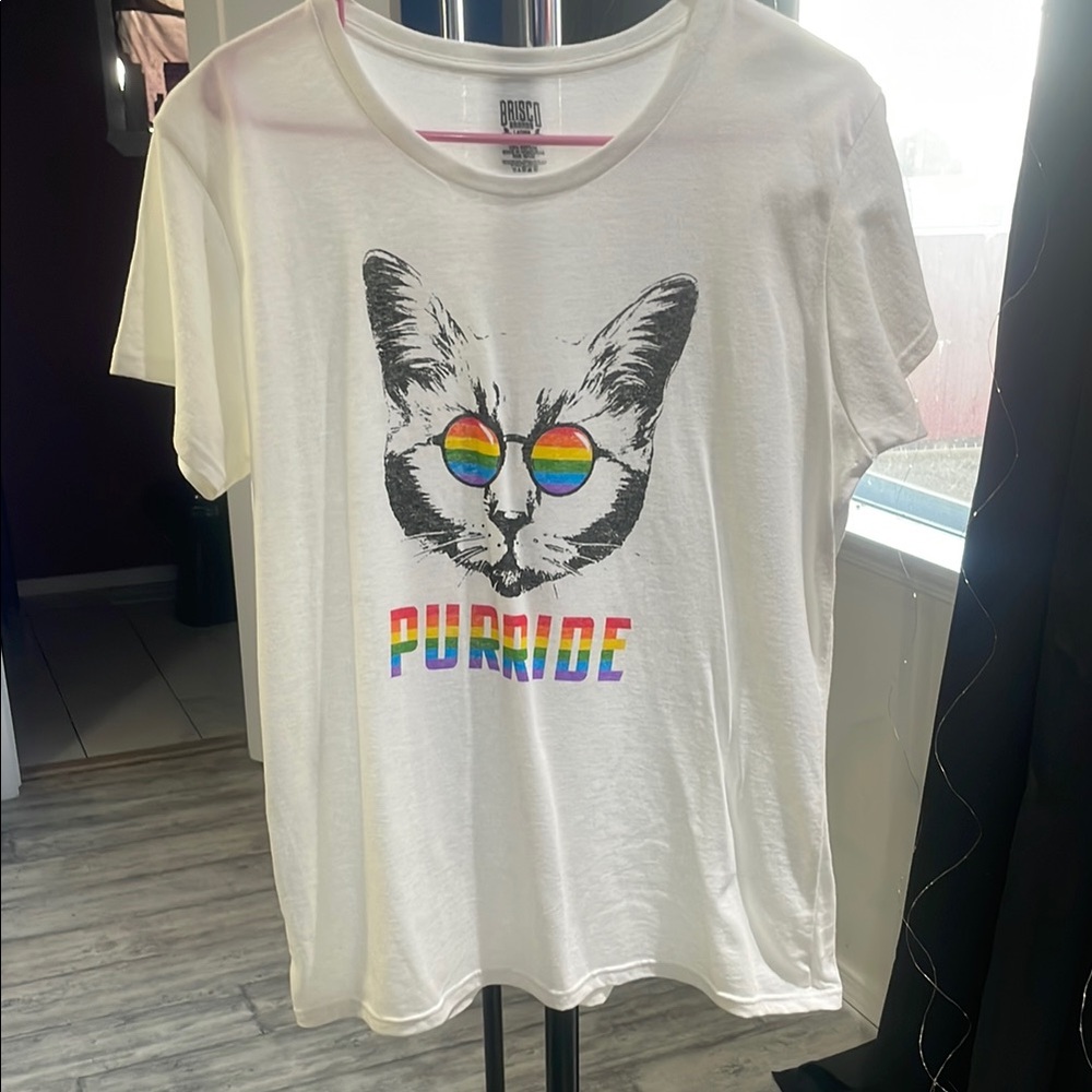Ost Red and White Short Sleeve Tee with Artistic Cat Design